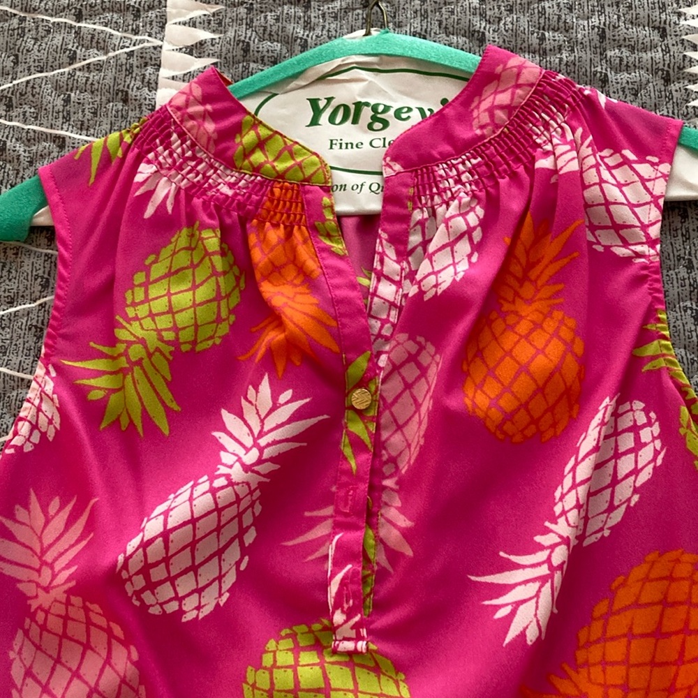 Macbeth Collection by Margaret Josephs Pink Pineapple Top